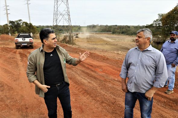 Prefeitura de Cuiab | Prefeito Emanuel Pinheiro vistoria obras da maior via estruturante da capital, o Contorno Leste