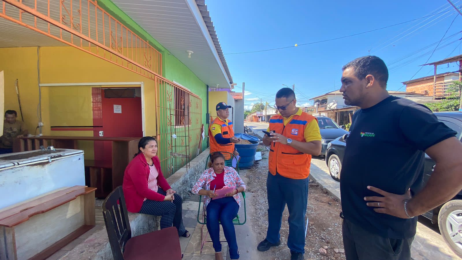 Prefeitura de Macapá ajuda família que teve casa destruída em incêndio no bairro Araxá – Prefeitura Municipal de Macapá