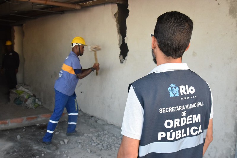 Puxadinho de luxo de hotel é demolido em Copacabana - Prefeitura da Cidade do Rio de Janeiro