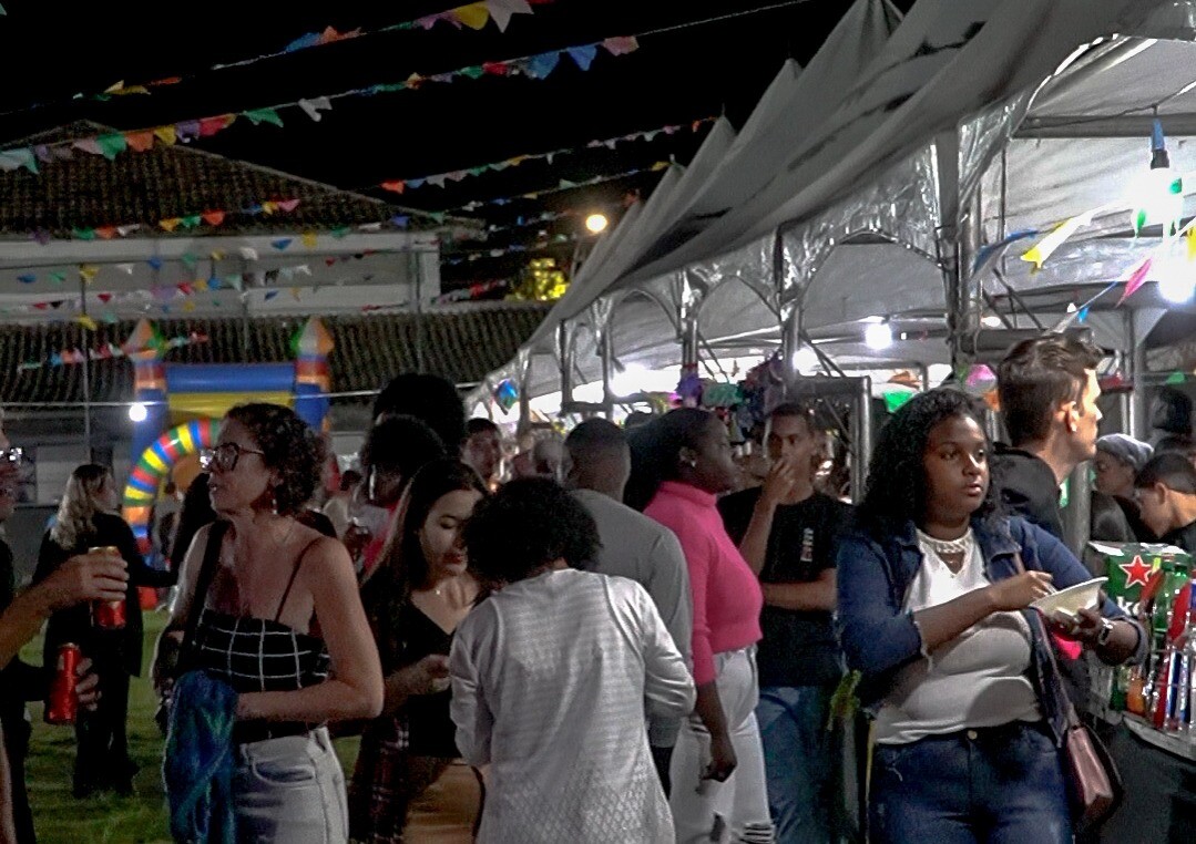 Arraiá Solidário de Búzios arrecada mais de 150 kg de alimentos não perecíveis para ajudar pessoas em vulnerabilidade social