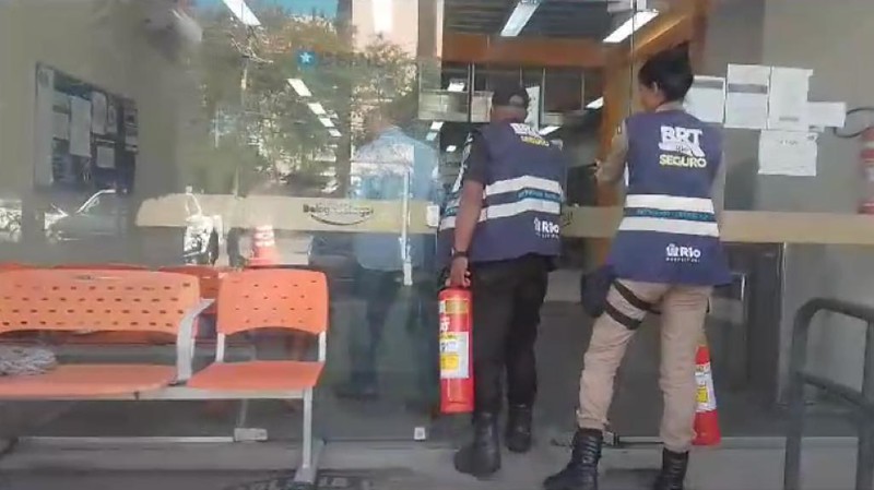 BRT Seguro prende homem por furto de extintores de incêndio - Prefeitura da Cidade do Rio de Janeiro