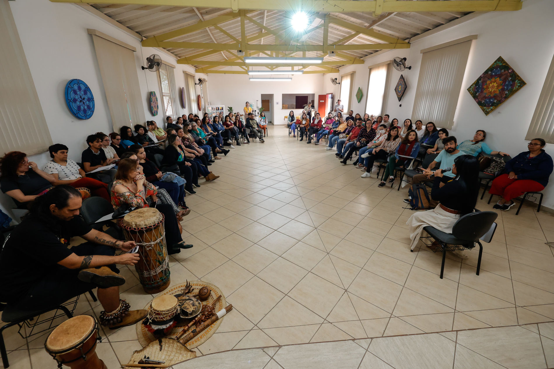 Educadores participam de formação sobre Cultura Indígena com referências no segmento