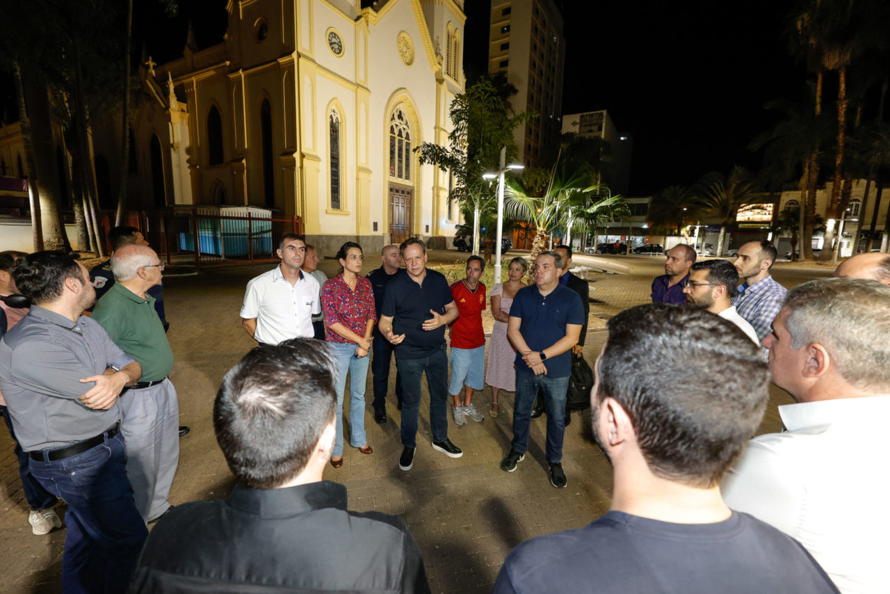 Gestores vistoriam nova iluminação em LED da região central