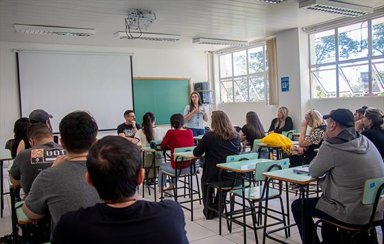 Mulheres do FAS para Elas conhecem a Cantina Maluco Beleza