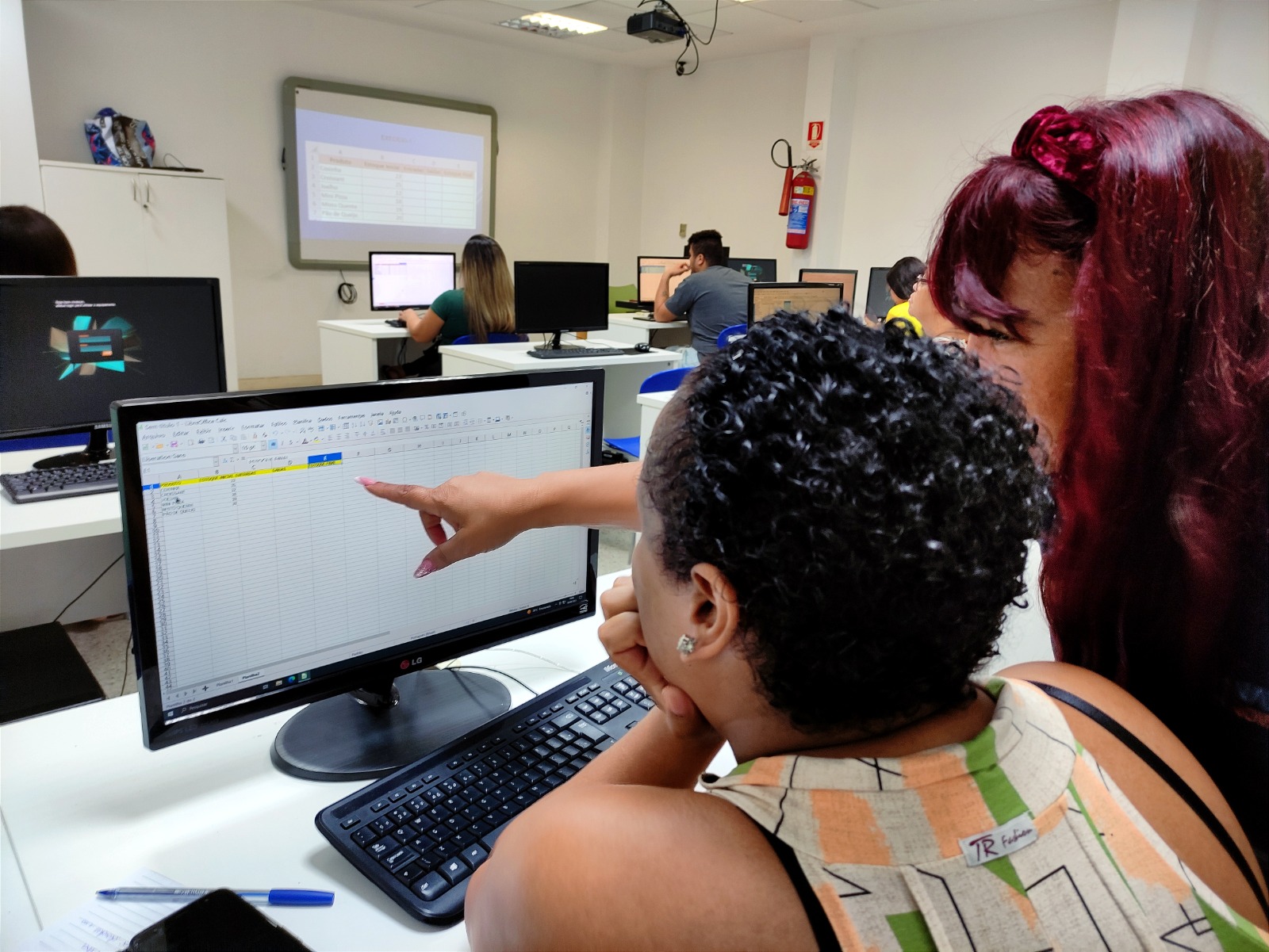 Naves do Conhecimento abrem inscrições para mais de 3.200 vagas em cursos gratuitos de tecnologia e empreendedorismo - Prefeitura da Cidade do Rio de Janeiro
