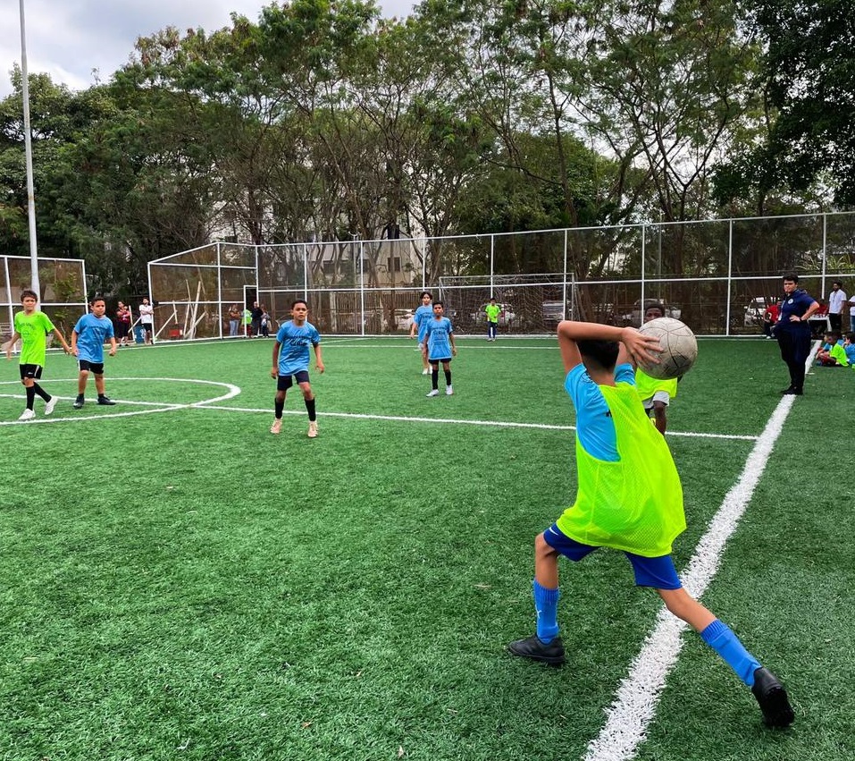 Peneiras de futebol agitam as Vilas Olímpicas - Prefeitura da Cidade do Rio de Janeiro