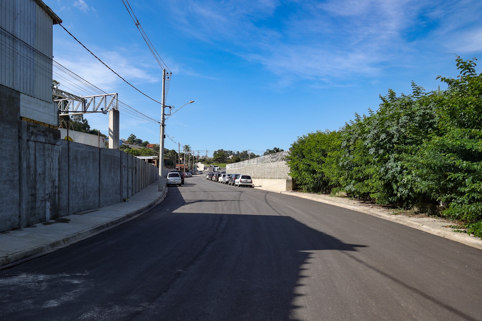 Prefeito e gestores entregam melhorias na rua dos Fava
