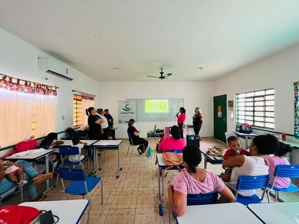 Prefeitura de Cuiab | Ms da Primeira Infncia lembrado com aes educativas nas unidades socioassistenciais