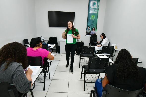 Prefeitura de Cuiab | Sine Municipal oferece espao para empresas realizarem entrevistas de emprego