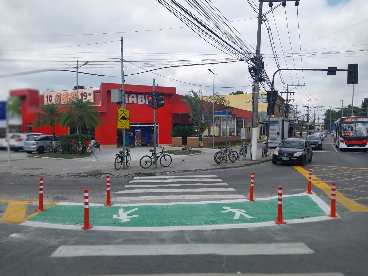 Programa A Caminho da Escola 2.0 chega à Escola Municipal Arthur Bernardes, em Campo Grande - Prefeitura da Cidade do Rio de Janeiro
