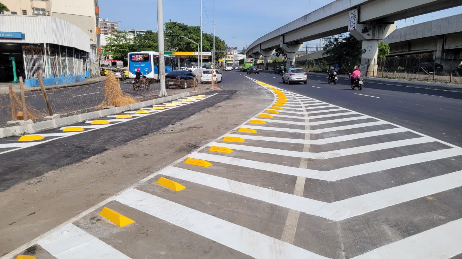 Agulha na Praça da Bandeira é liberada ao tráfego de veículos após ajuste - Prefeitura da Cidade do Rio de Janeiro