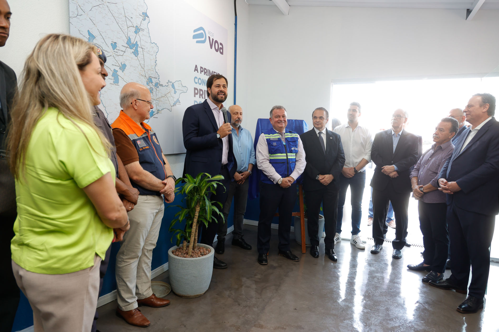 Com presença do Prefeito, Rede VOA inaugura novo Centro de Controle Operacional