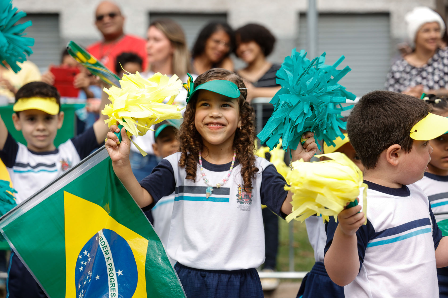 Desfile da Independência no Novo Horizonte reúne mais de 2 mil pessoas