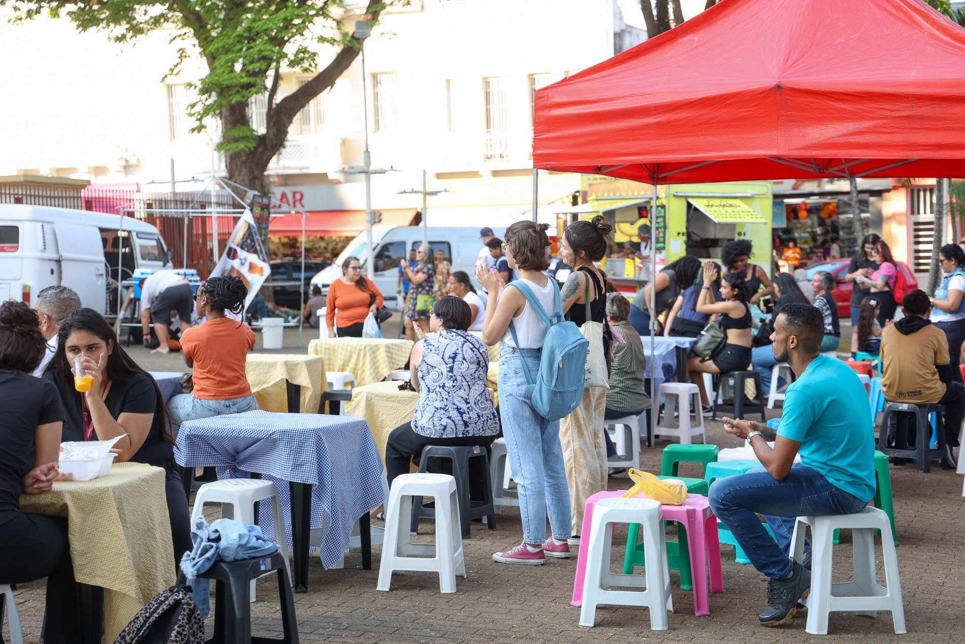 Música e gastronomia animam a Praça do Coreto durante a ‘Sexta no Centro’