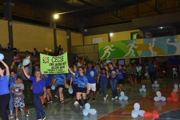 Prefeitura de Cuiab | Abertura da confraternizao esportiva e cultural dos servidores da educao reuniu atletas no Ginsio do Complexo Dom Aquino