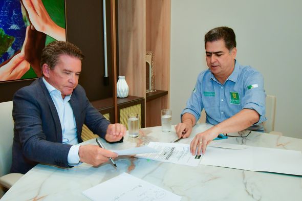 Prefeitura de Cuiab | Prefeito apresenta ao Tribunal de Contas do Estado documentos que apontam rombo de R$ 183 milhes causado pela equipe de interveno