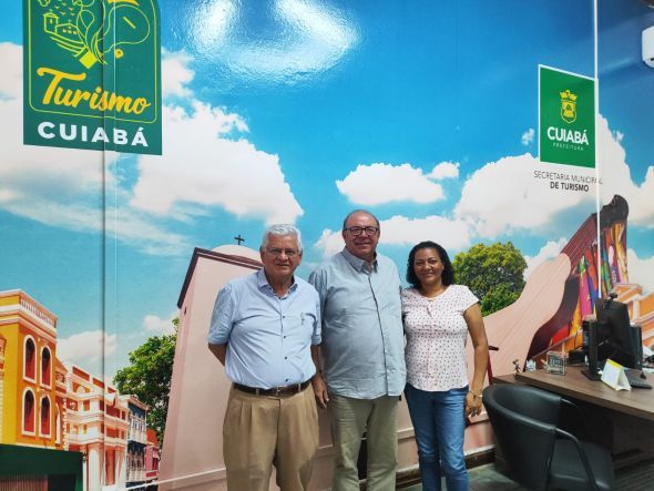 Prefeitura de Cuiab | Secretrio de Turismo e representantes religiosos estudam criar o circuito das igrejas histricas de Cuiab