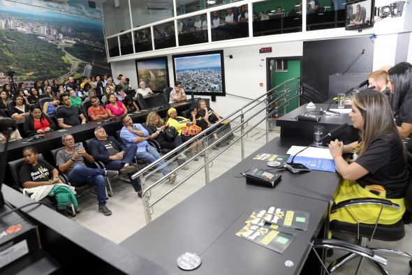 Prefeitura de Cuiab | Segunda edio do encontro Sua Vida Importa rene centenas de pessoas e debate ateno sade mental e preveno ao suicdio