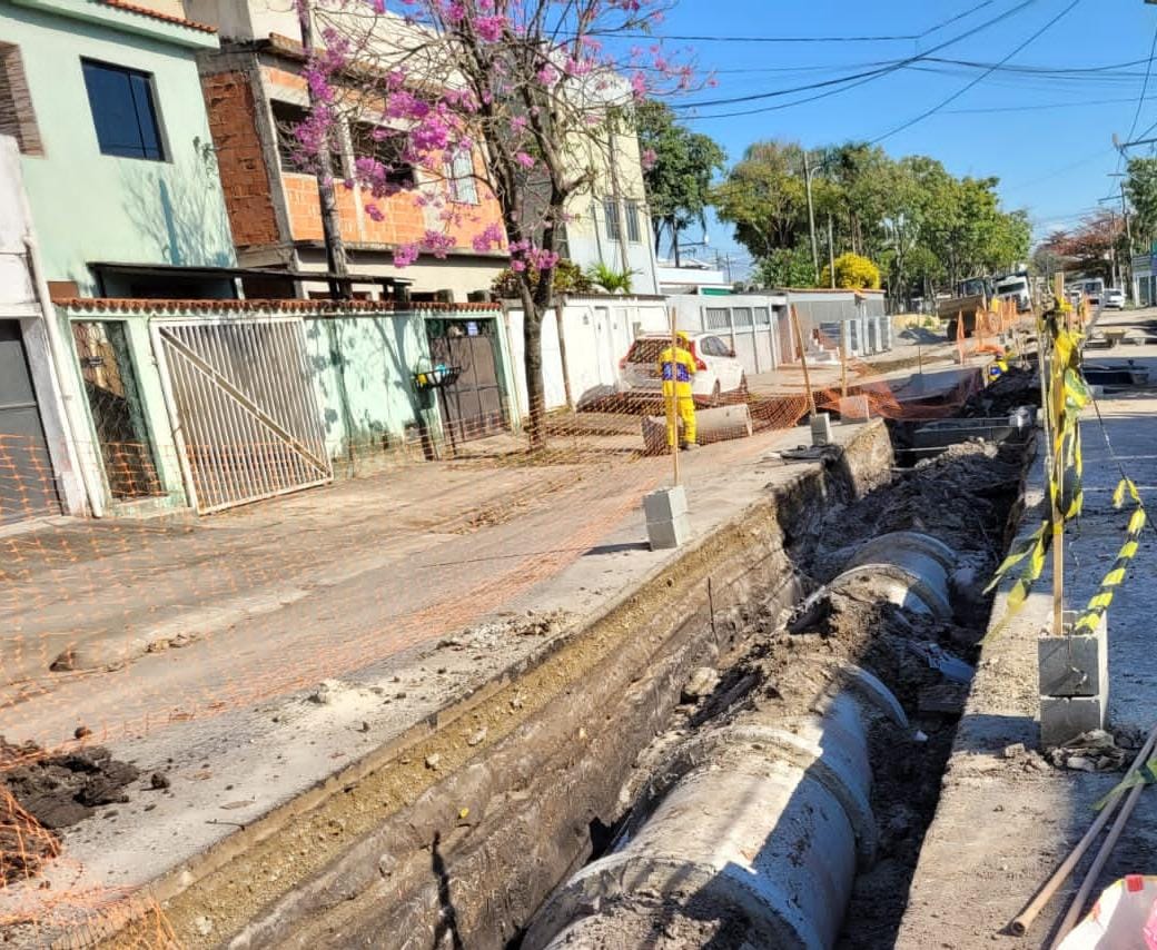 Prefeitura do Rio faz obra de drenagem em Cosmos - Prefeitura da Cidade do Rio de Janeiro