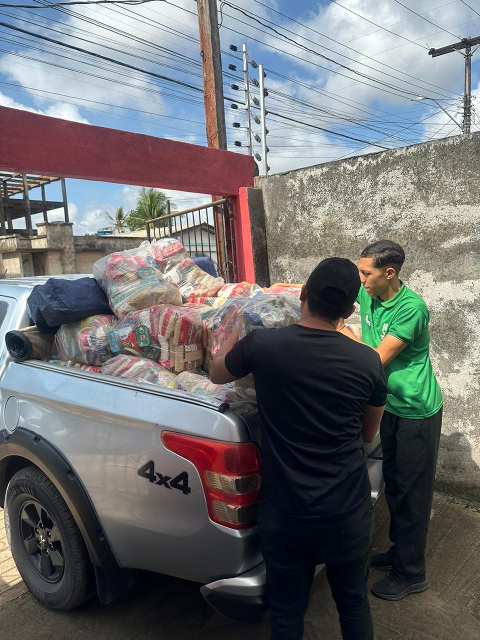 Prefeitura entrega cestas básicas para rodoviários com salários atrasados  – Prefeitura Municipal de Macapá
