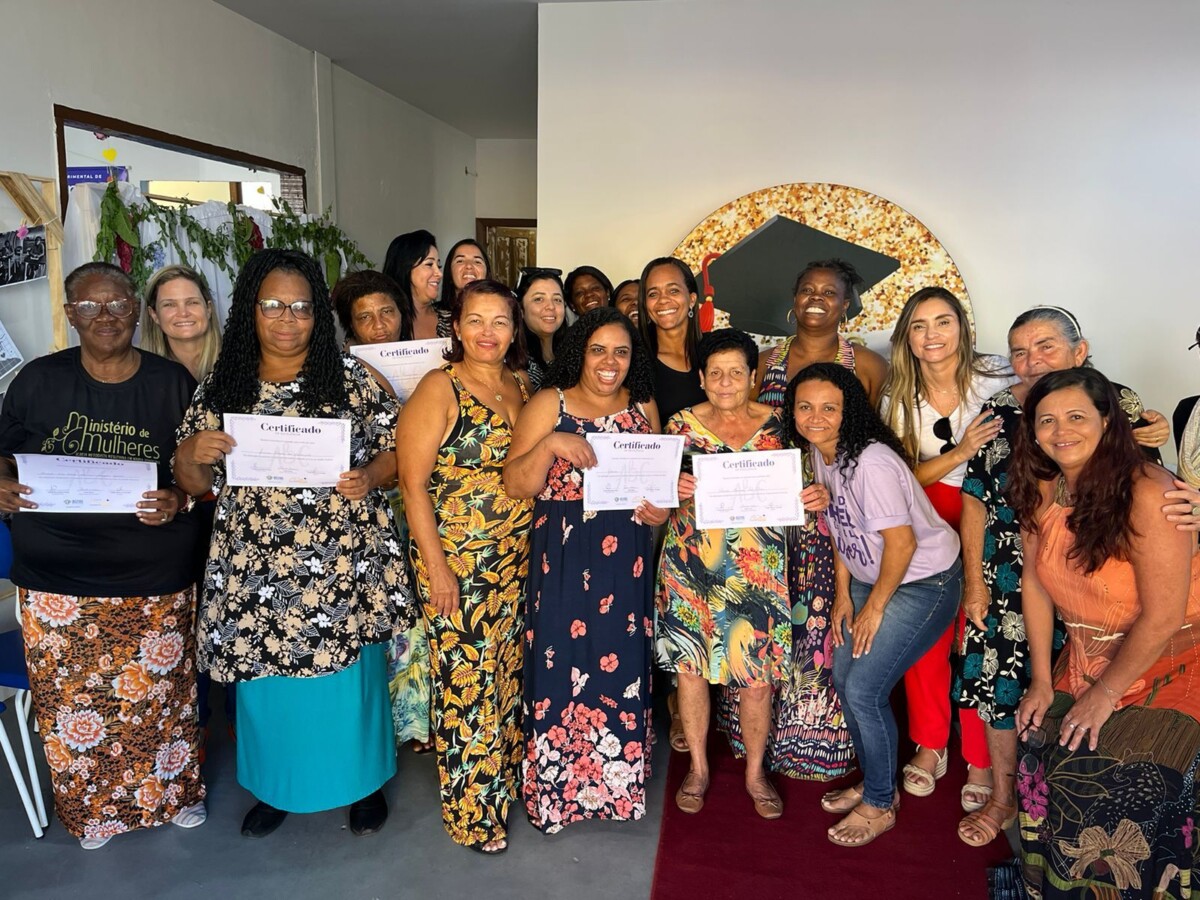 Secretaria da Mulher de Búzios realiza formatura da primeira turma do Projeto de Letramento “Mulheres em Crescimento”