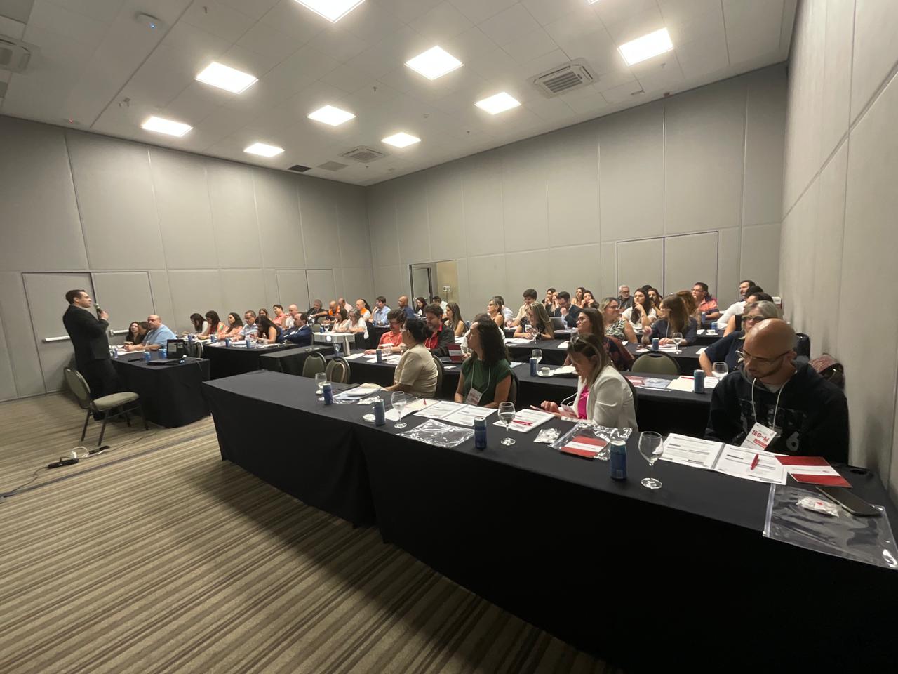 Servidores fazem treinamento sobre Efetividade da Gestão com assessoria em gestão pública