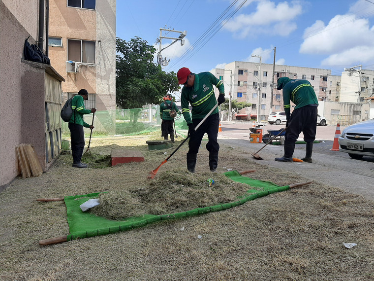 Zeladoria Urbana inicia limpeza no Conjunto Habitacional Açucena – Prefeitura Municipal de Macapá