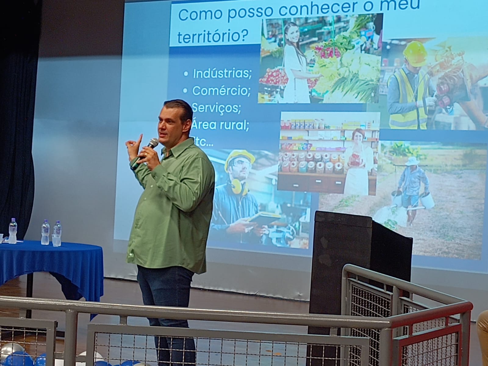CEREST compartilha ações com estudantes de segurança do trabalho