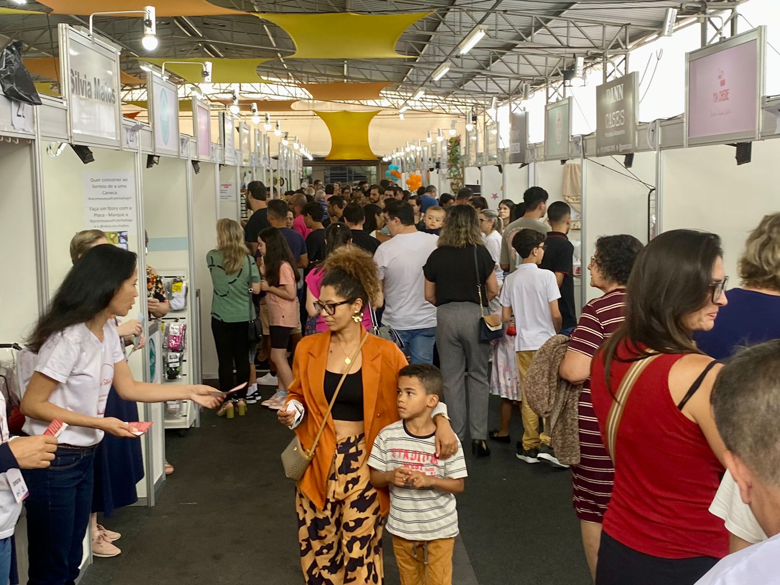 Mais de 5 mil pessoas prestigiam a 1ª FENS nos Bairros Região Oeste