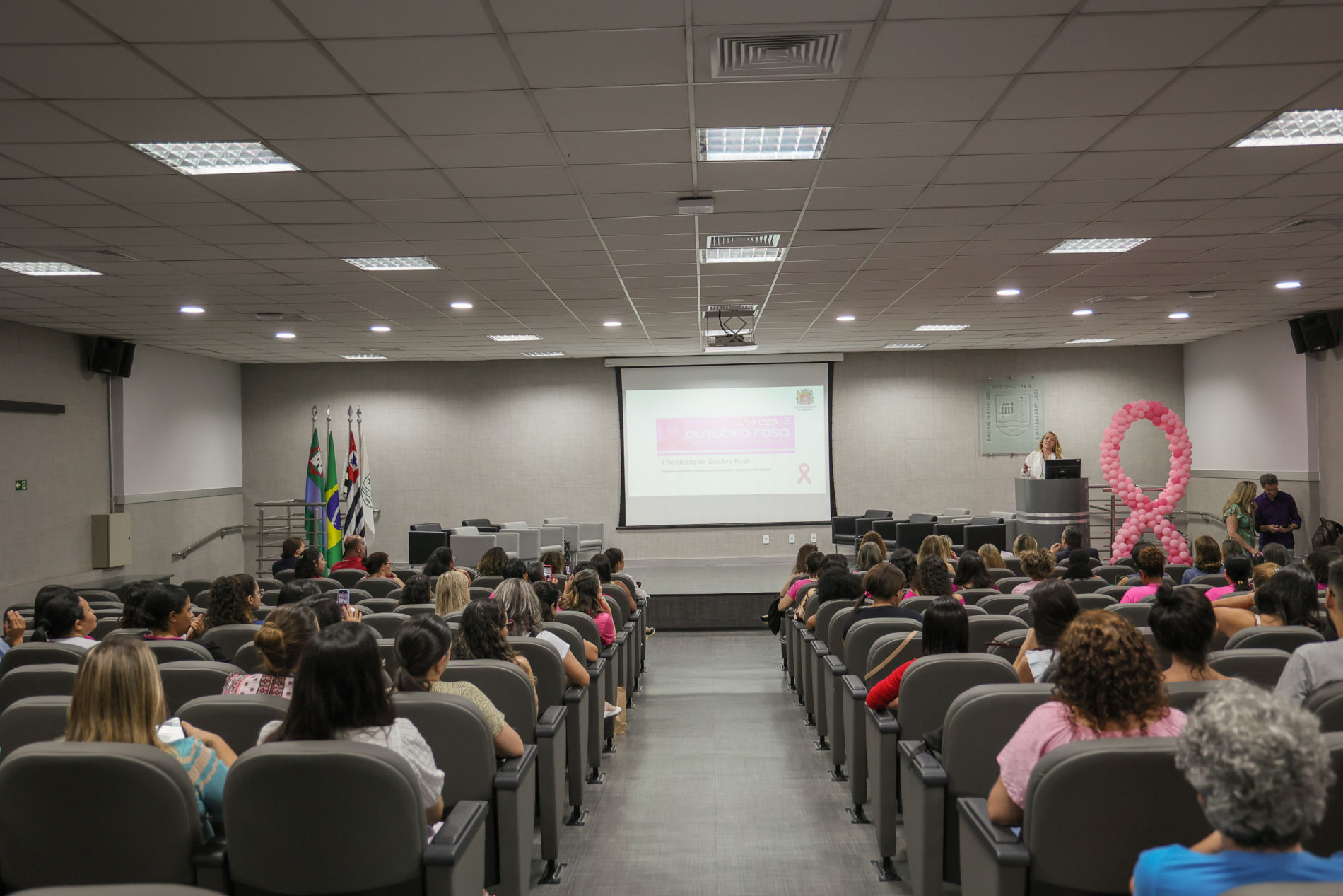 Outubro Rosa: Seminário traz debate sobre desafios para a saúde da mulher