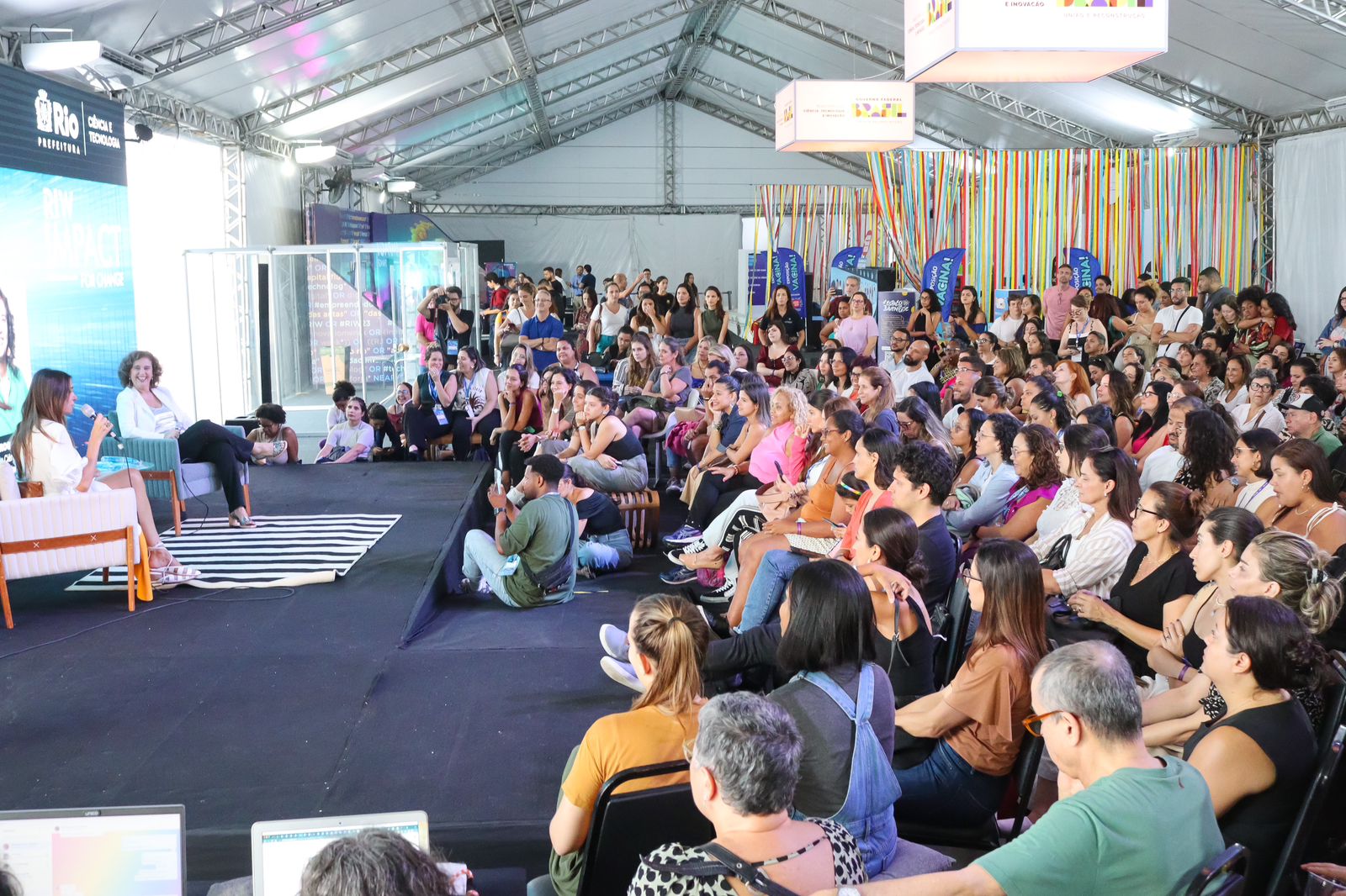 Pavilhão Impact for Change promove debate sobre desigualdades na Rio Innovation Week - Prefeitura da Cidade do Rio de Janeiro