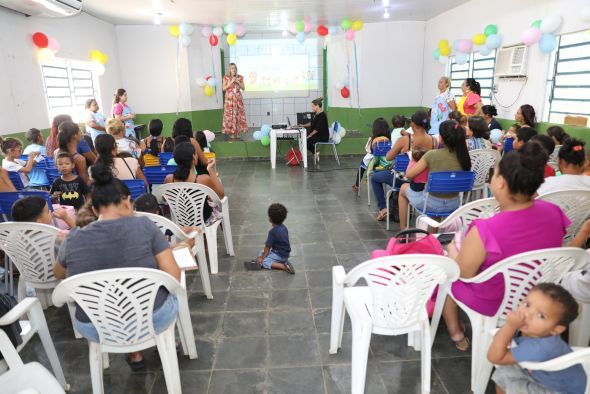 Prefeitura de Cuiab | Programa Criana Feliz transforma vida de famlias na regio do Pedra 90