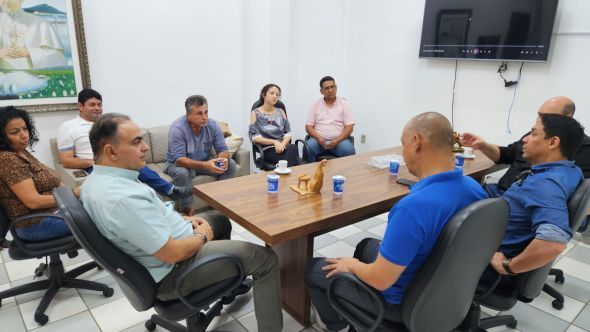 Prefeitura de Cuiab | Secretaria Municipal de Agricultura e Unimev-MT se unem para fortalecer setor agropecurio e feiras livres