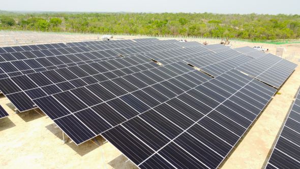Prefeitura de Cuiab | Sugesto de Pauta: Vice-prefeito vistoria obra da primeira usina de energia solar de Cuiab