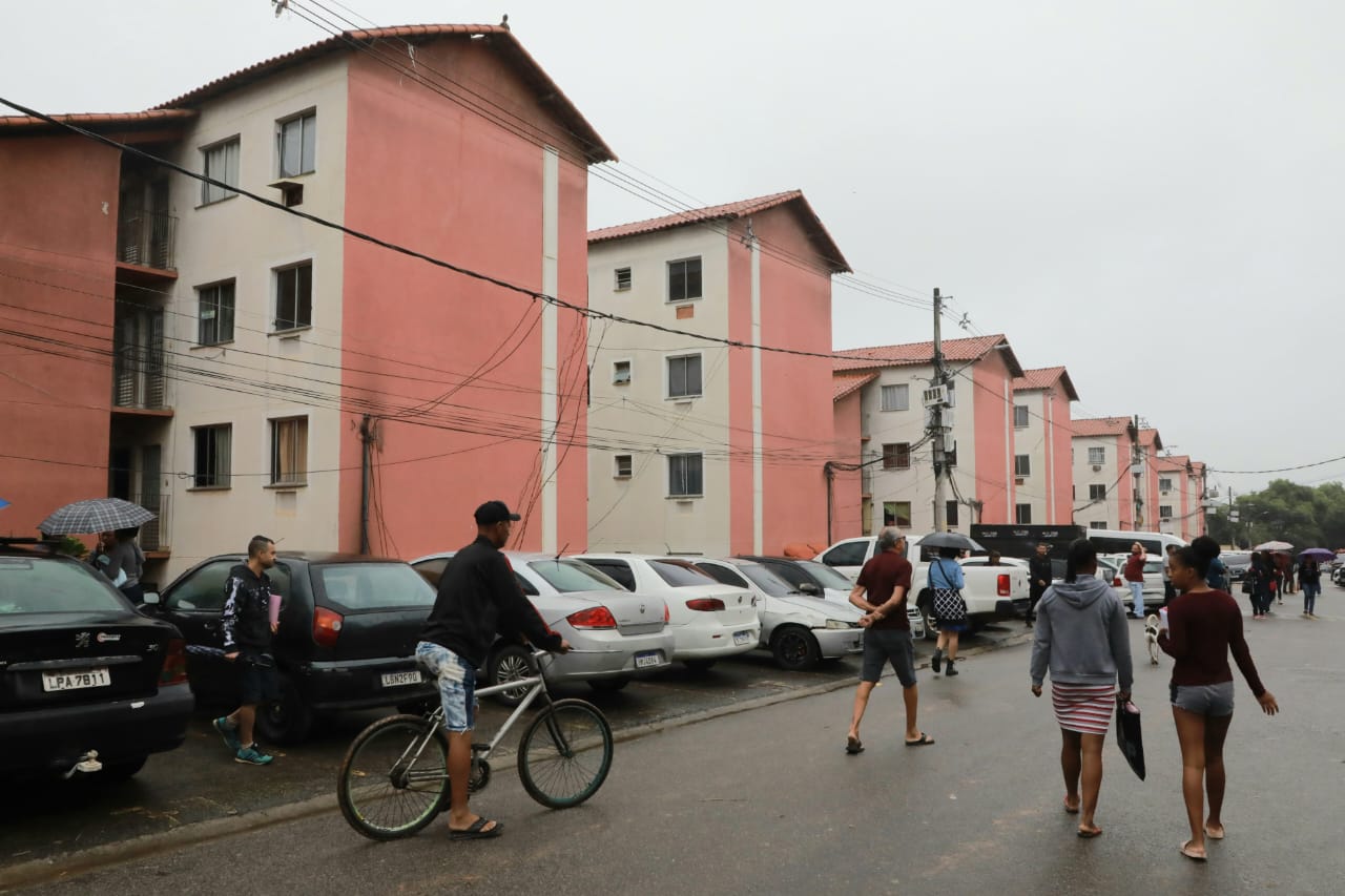 Prefeitura entrega 1.280 registros de imóveis a moradores de conjuntos do Minha Casa, Minha Vida, em Santa Cruz - Prefeitura da Cidade do Rio de Janeiro