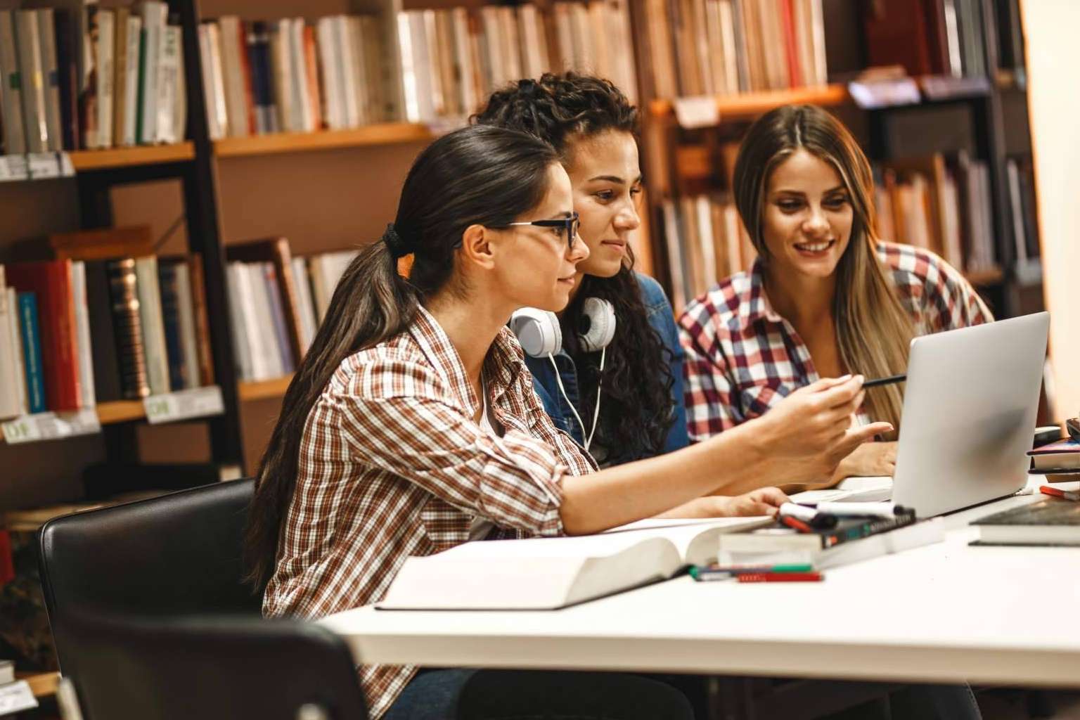 Instituto de Estudios y Empleo y los cursos adaptados a los certificados de profesionalidad