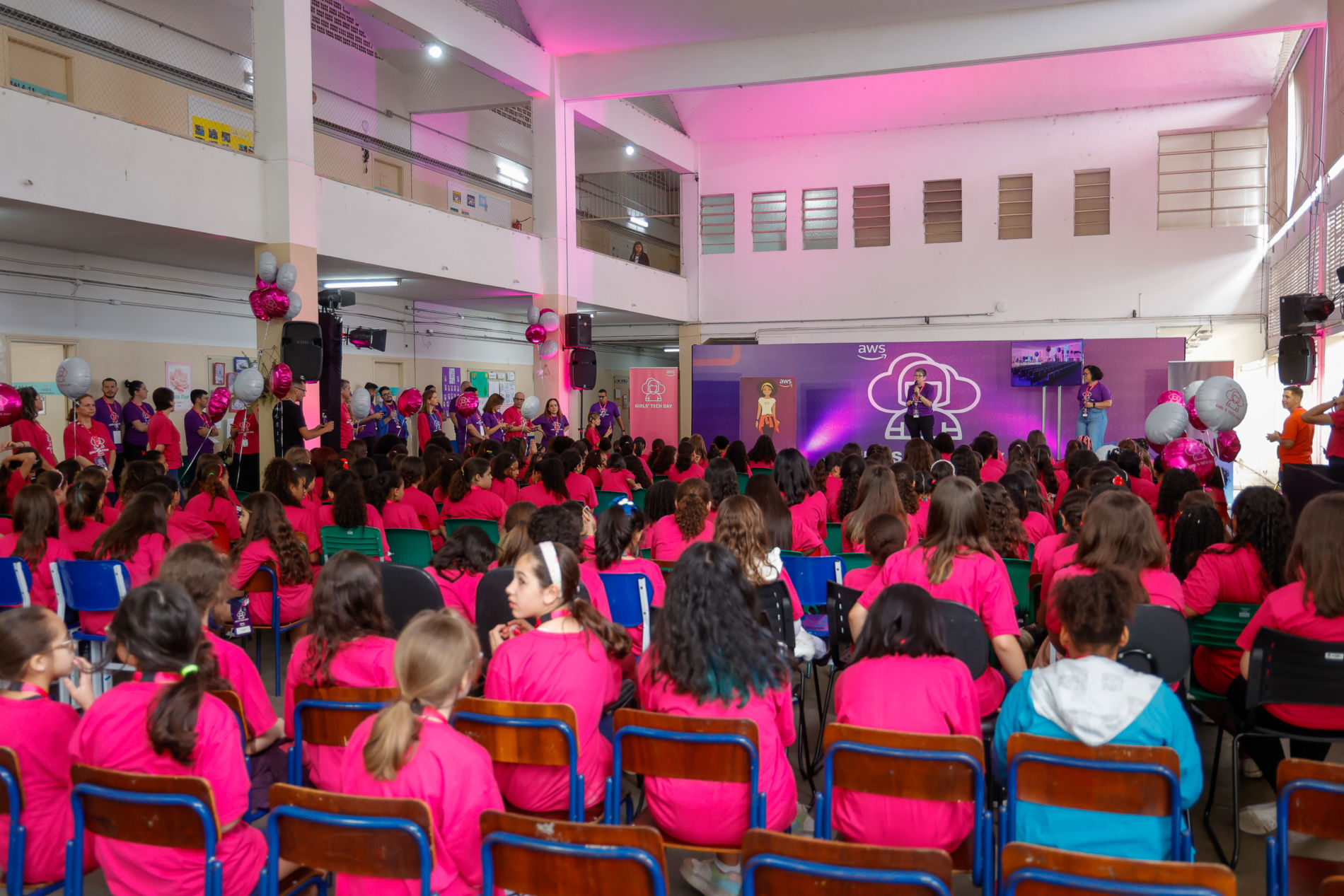 ‘Girls’ Tech Day’ garante manhã repleta de Ciência e Tecnologia às alunas da Emeb Pedro de Oliveira