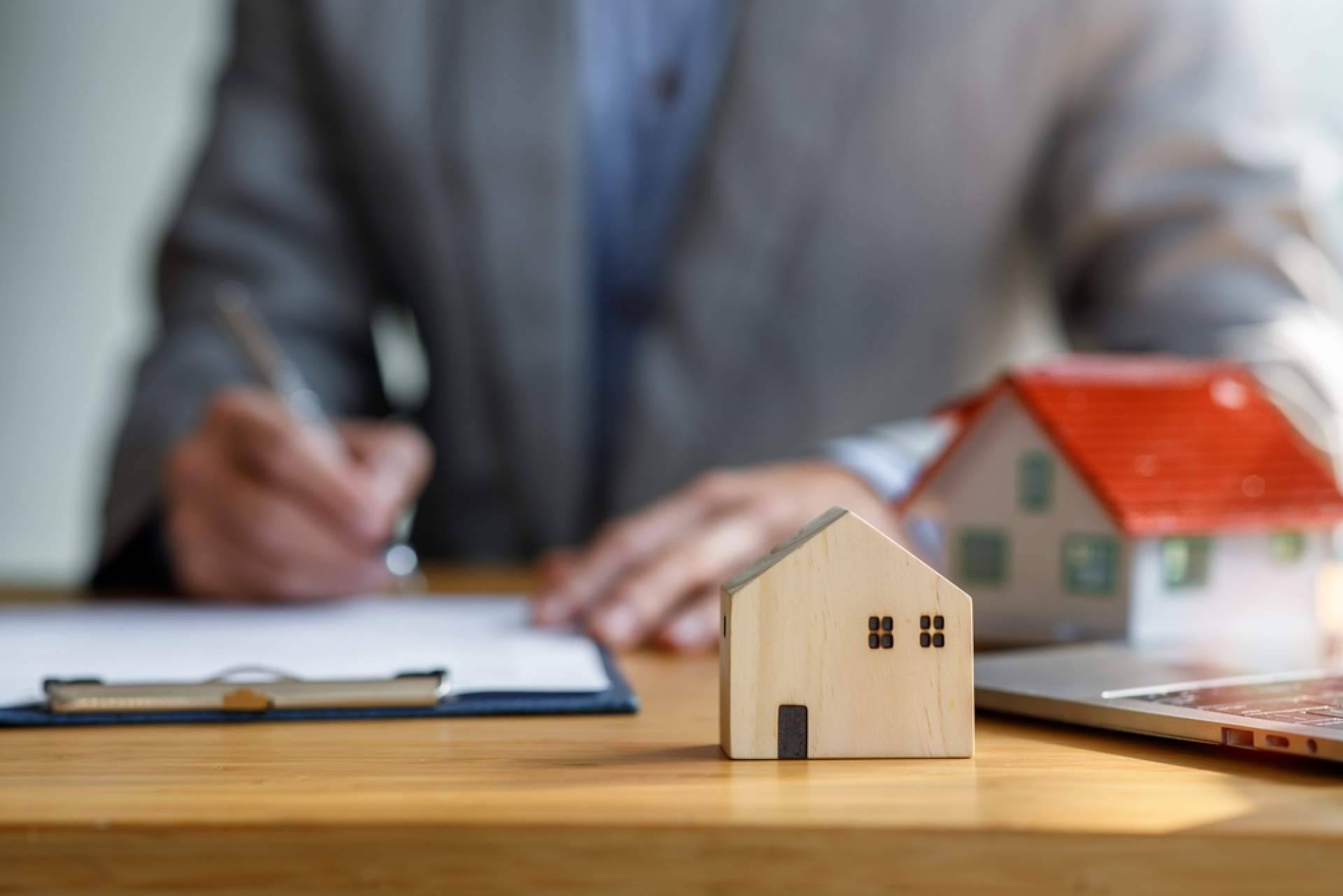 Ingenieros Corretajes asesora y acompaña durante todo el proceso de compraventa de propiedades
